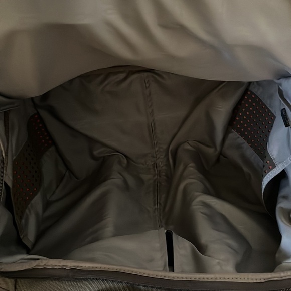 VICTORINOX Werks Traveler 3.0 WT 16” Wheeled Luggage Carry on Brown/Tan Unisex - Picture 12 of 15